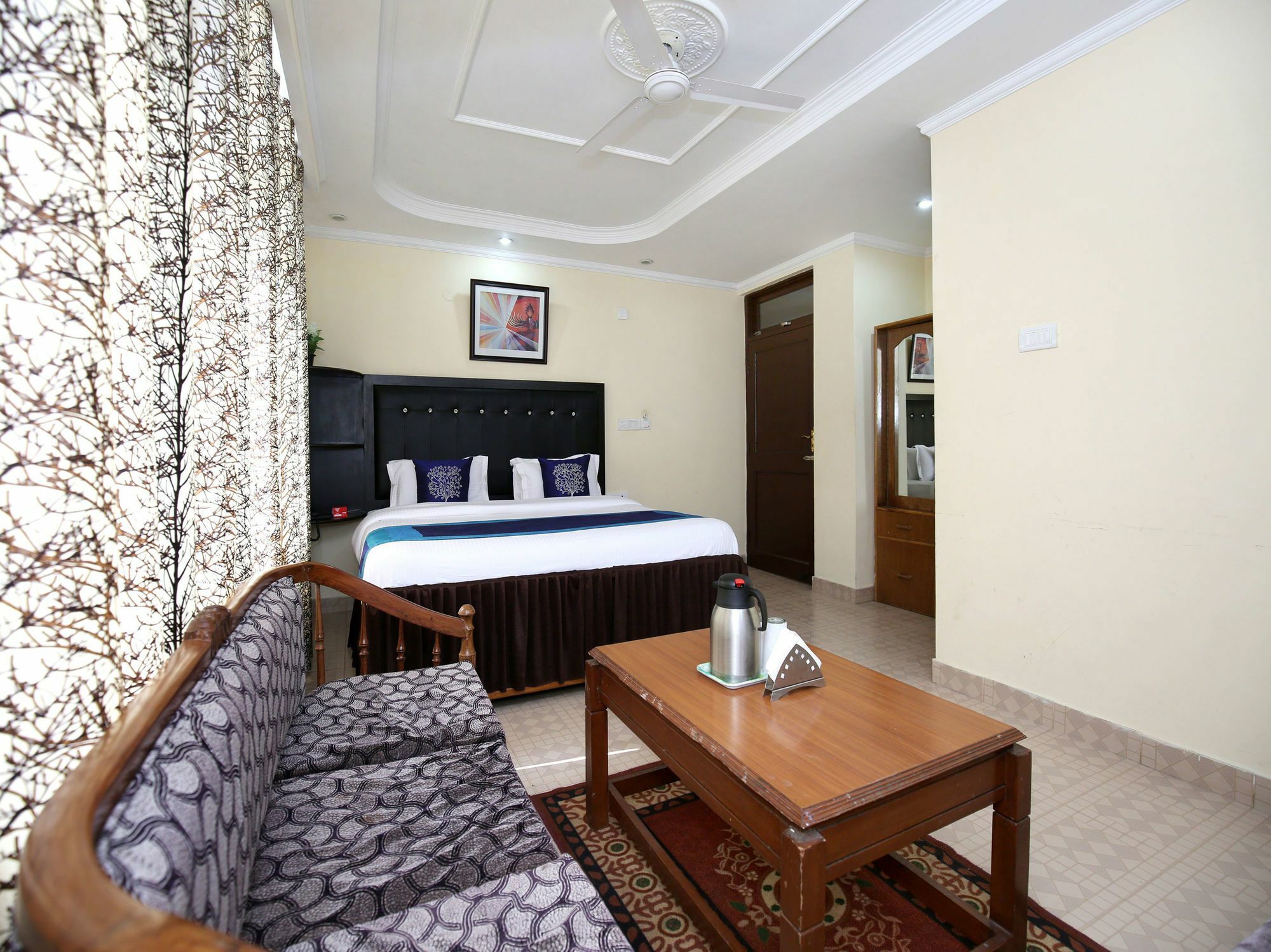 Oyo 9942 Hotel Ravine Дармсала Экстерьер фото